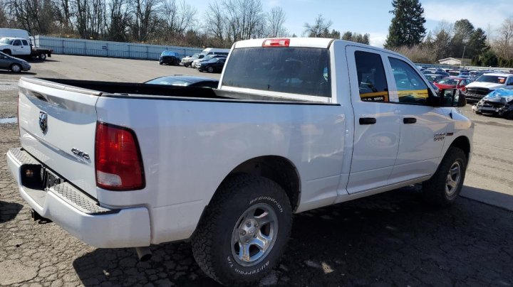 RAM 1500 ST 2015