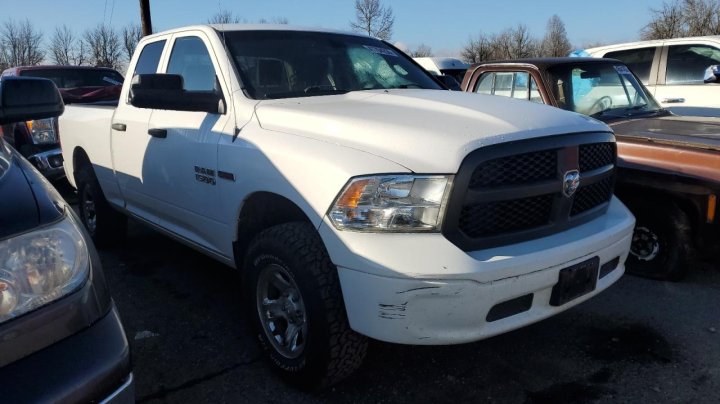 RAM 1500 ST 2015