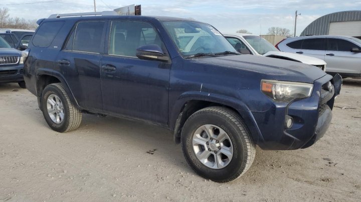 Toyota 4runner SR5 2015