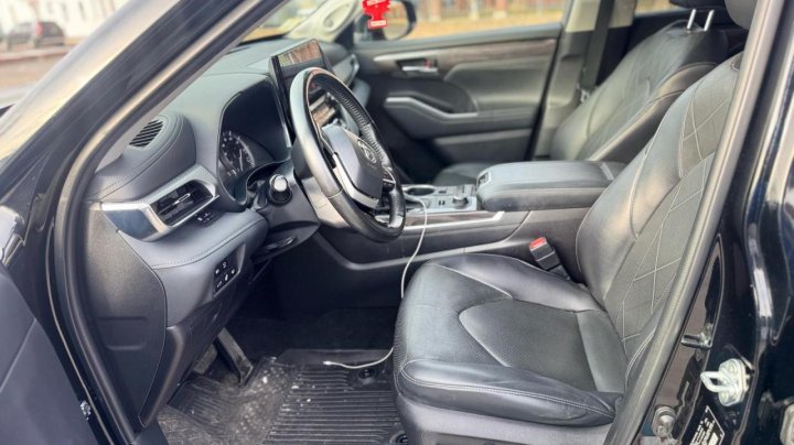 Toyota Highlander PLATINUM 2022