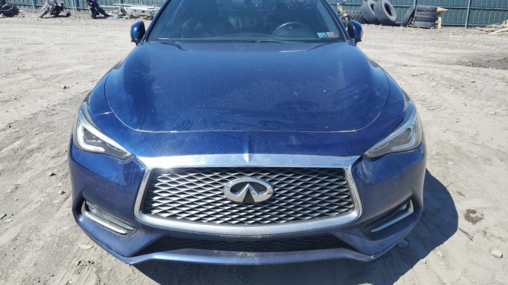 INFINITI Q60 LUXE 300 2018