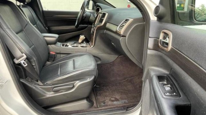 JEEP Grand Cherokee LAREDO 2017