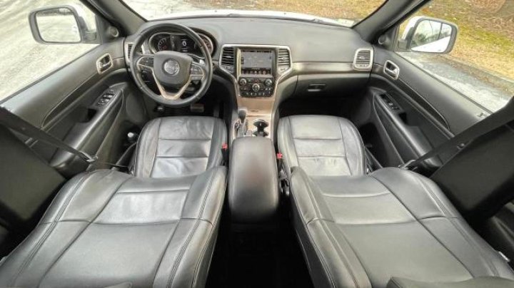 JEEP Grand Cherokee LAREDO 2017