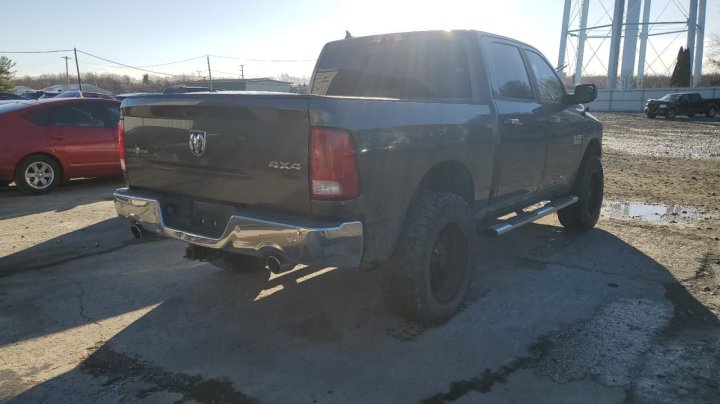 RAM 1500 SLT 2016