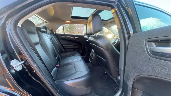 CHRYSLER 300C  2016