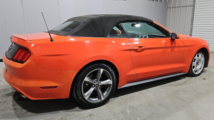 Ford MUSTANG  2015