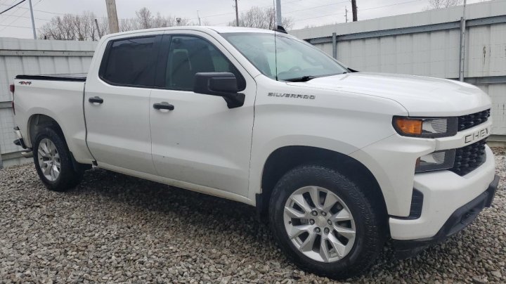 Chevrolet Silverado K1500 CUSTOM 2019