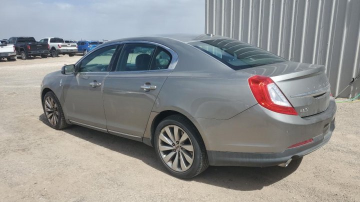Lincoln MKS  2016