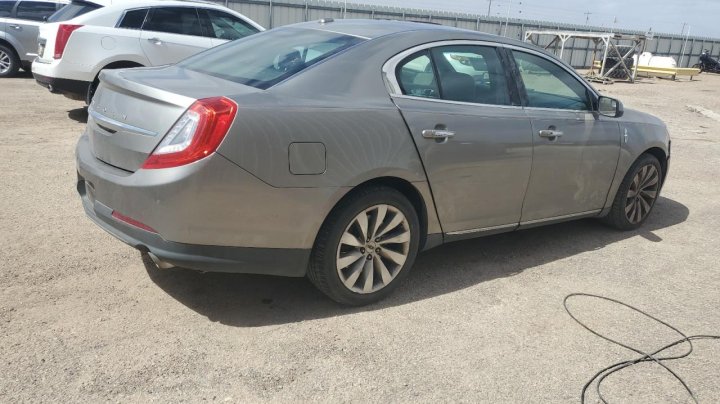Lincoln MKS  2016