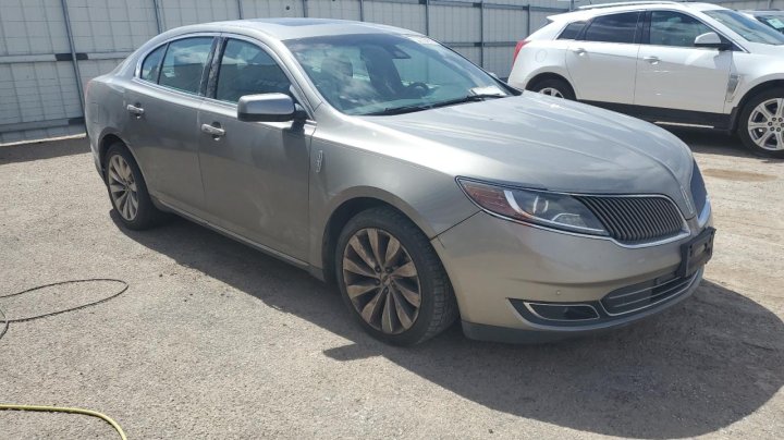 Lincoln MKS  2016