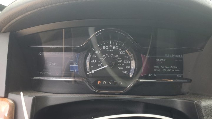 Lincoln MKS  2016