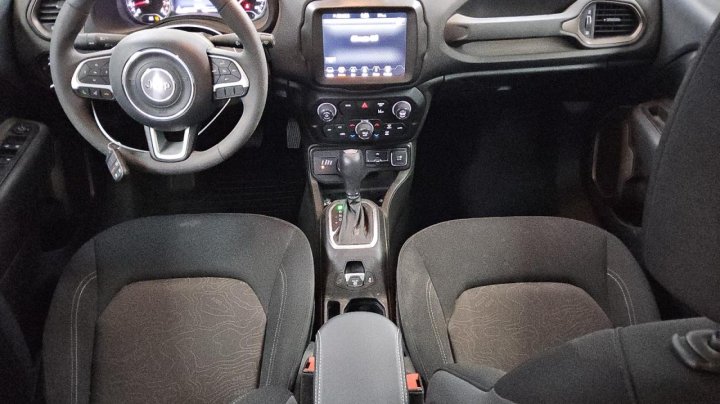 JEEP RENEGADE LATITUDE 2023