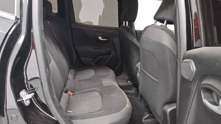 JEEP RENEGADE LATITUDE 2023