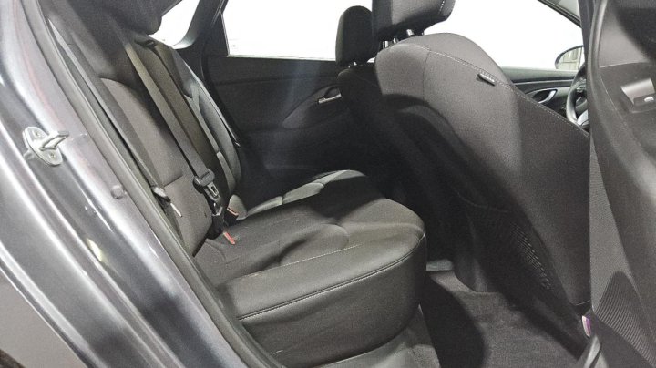 Hyundai Elantra  2018
