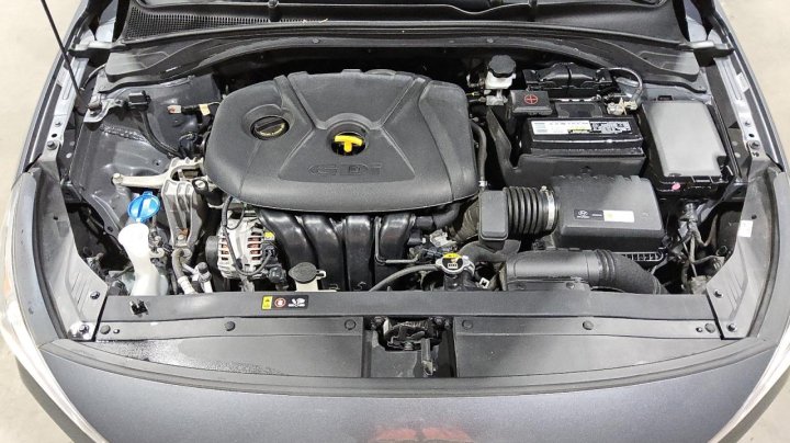 Hyundai Elantra  2018