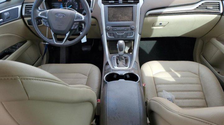 Ford FUSION SE 2016