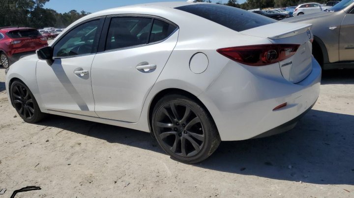 Mazda 3 GRAND TOURING 2017