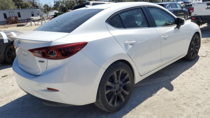 Mazda 3 GRAND TOURING 2017