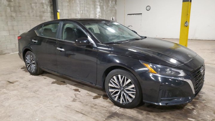 Nissan Altima SV 2023