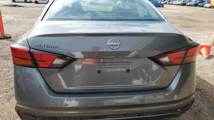 Nissan Altima SV 2025
