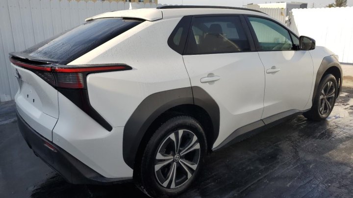 Toyota BZ4X XLE 2024