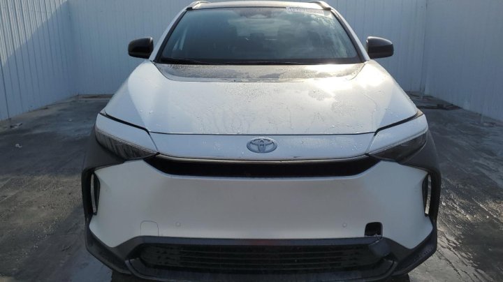 Toyota BZ4X XLE 2024