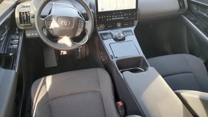 Toyota BZ4X XLE 2024