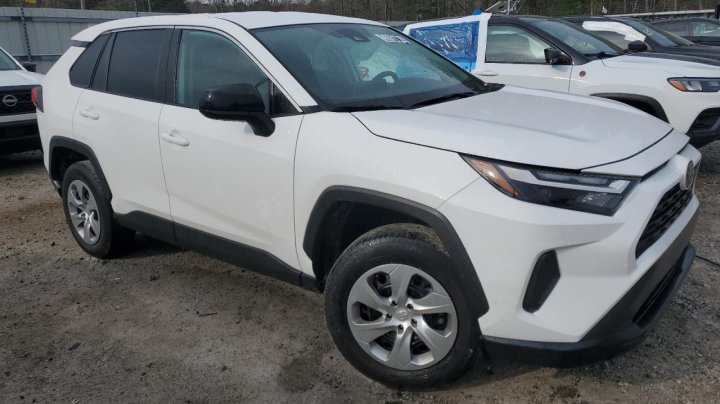 Toyota RAV4 LE 2023