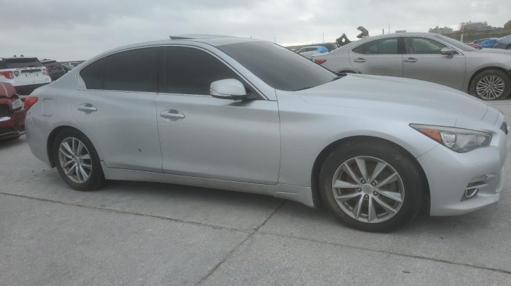 INFINITI Q50 BASE 2015