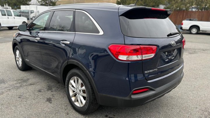 KIA Sorento LX 2016