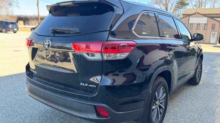 Toyota Highlander SE 2019