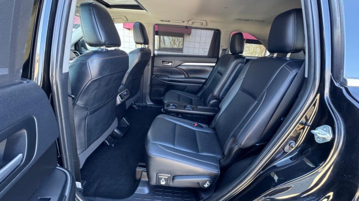 Toyota Highlander SE 2019