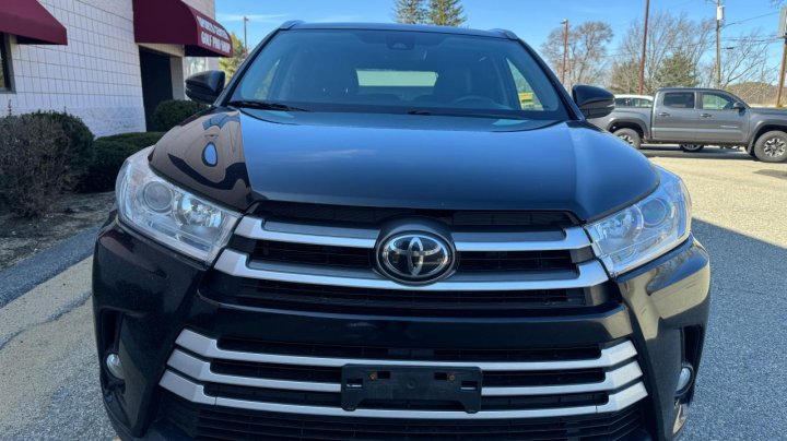 Toyota Highlander SE 2019