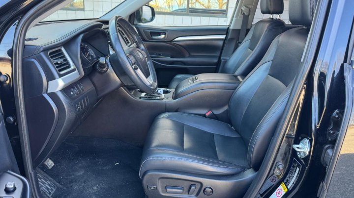Toyota Highlander SE 2019