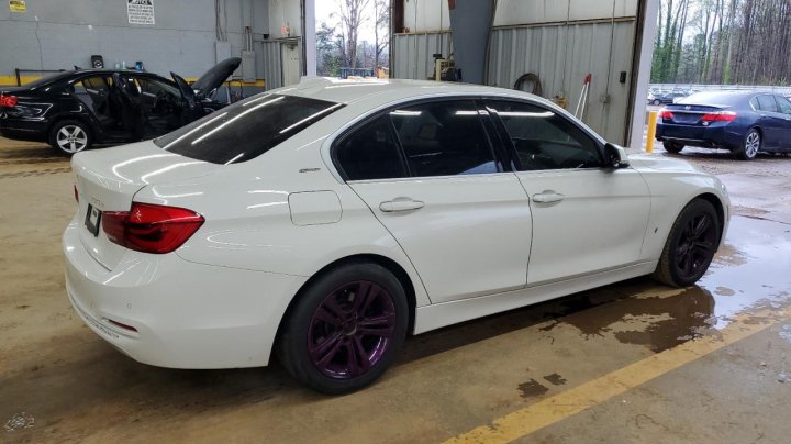 BMW 3 Series  2017