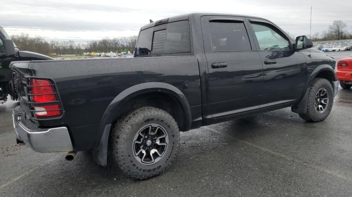 RAM 1500 SLT 2015