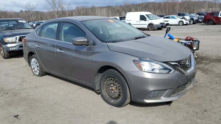 Nissan Sentra S 2016