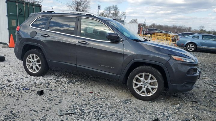 JEEP Cherokee LATITUDE 2016