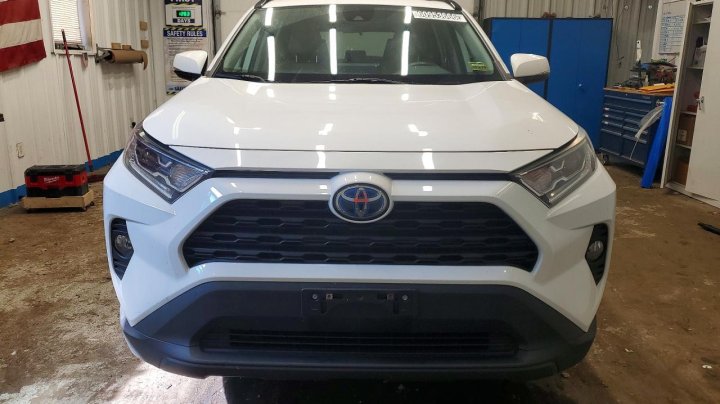 Toyota RAV4  2021