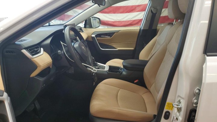 Toyota RAV4  2021
