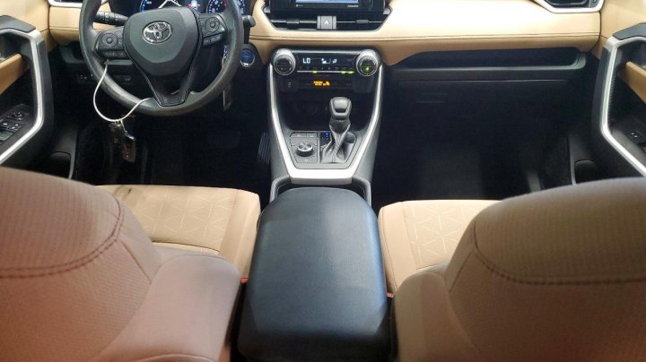 Toyota RAV4  2021