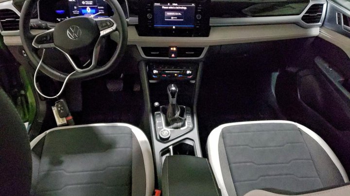 Volkswagen TAOS  2025