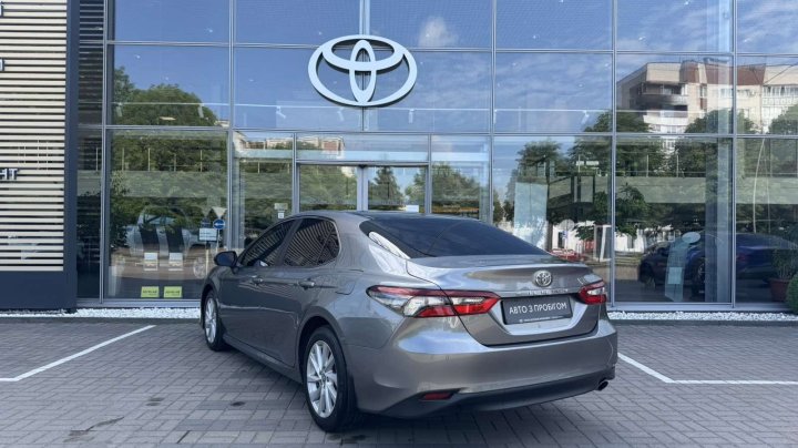 Toyota Camry Comfort 2021