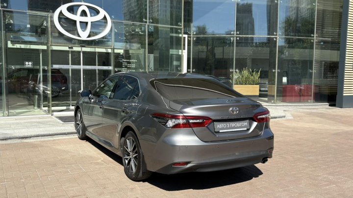 Toyota Camry Premium 2021