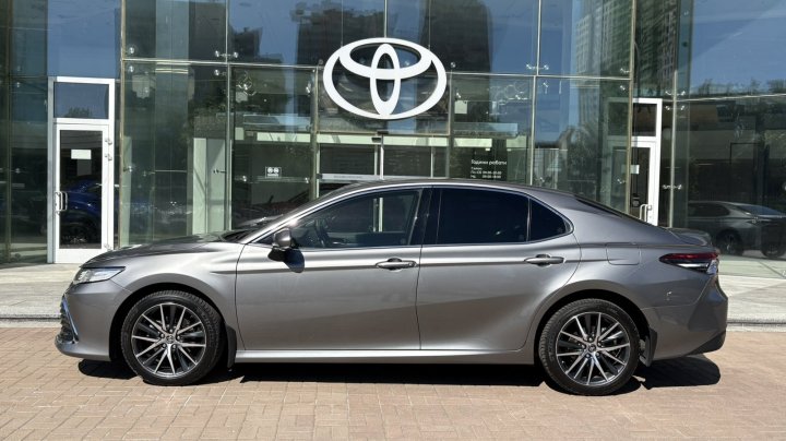 Toyota Camry Premium 2021