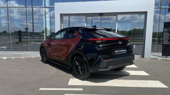 Toyota C-HR Luxury 2025