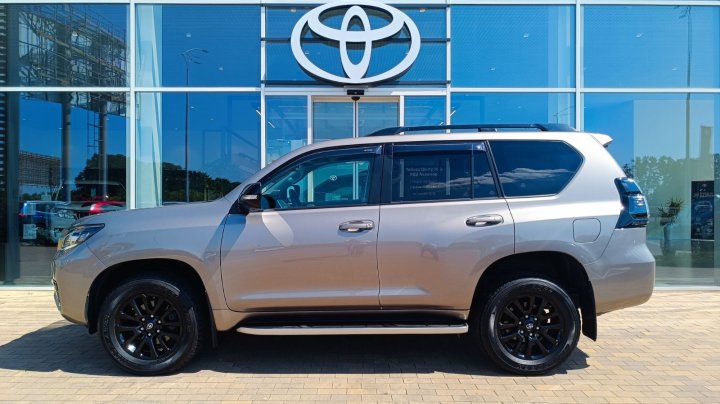 Toyota Land Cruiser Prado Prestige 2021