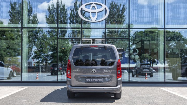 Toyota Proace City Verso Comfort 2023