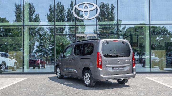 Toyota Proace City Verso Comfort 2023