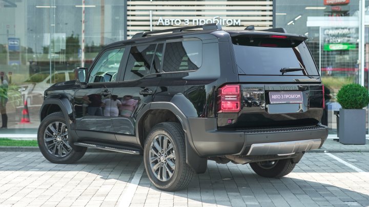 Toyota Land Cruiser Prado Premium 2025